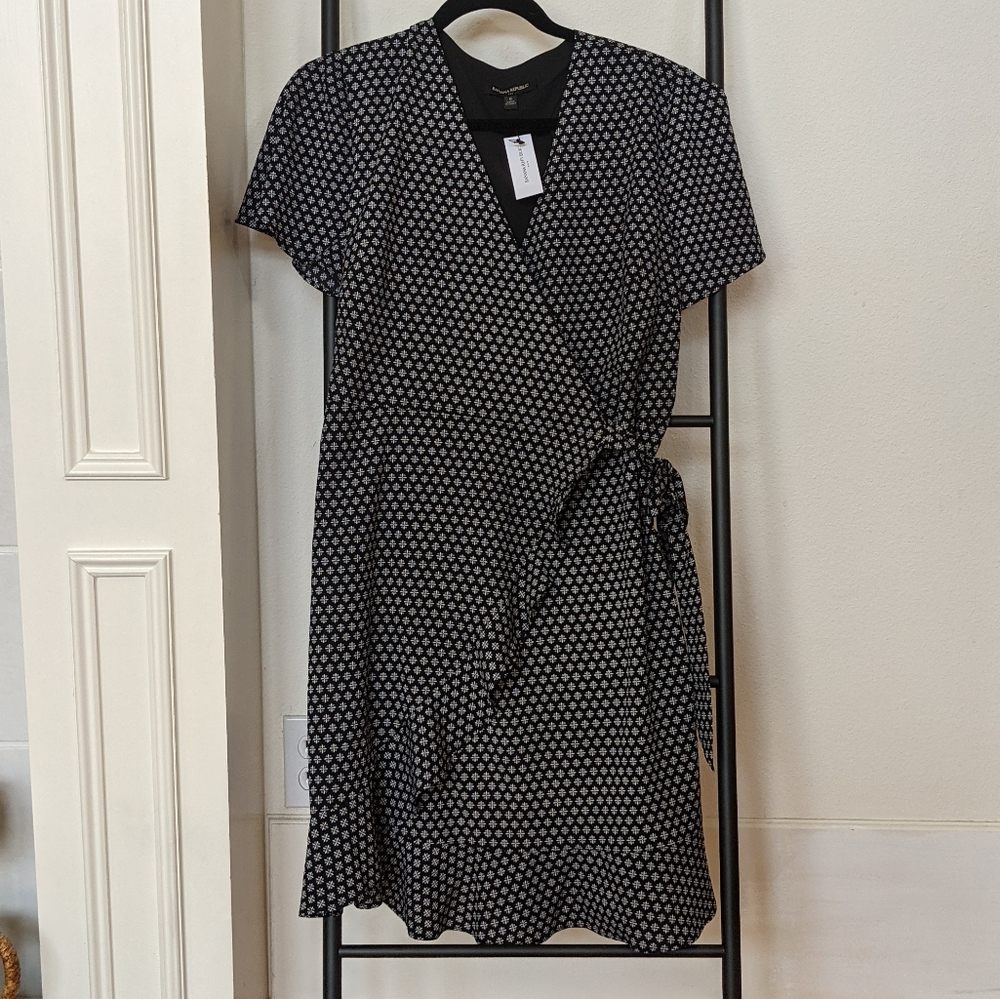 NWT Banana Republic Factory Ruffle Hem Print Wrap Dress